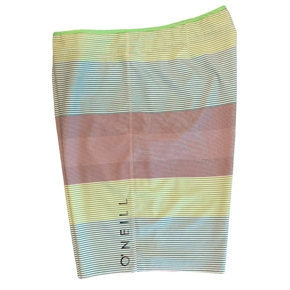 O’NEILL Mens Board Short - size 40” waist - Picture 1 of 13